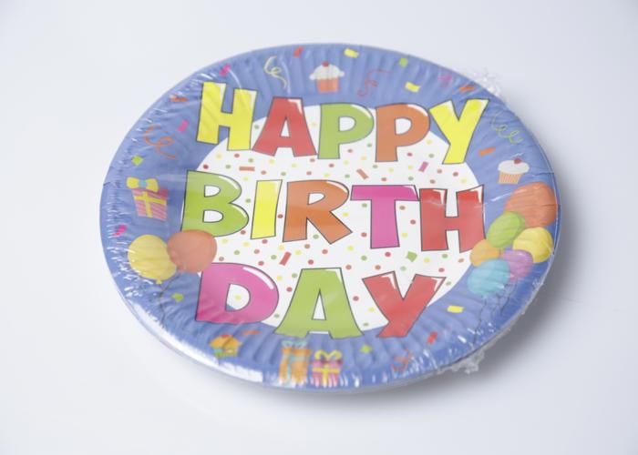 8 ASSIETTES HAPPY BIRTHDAY