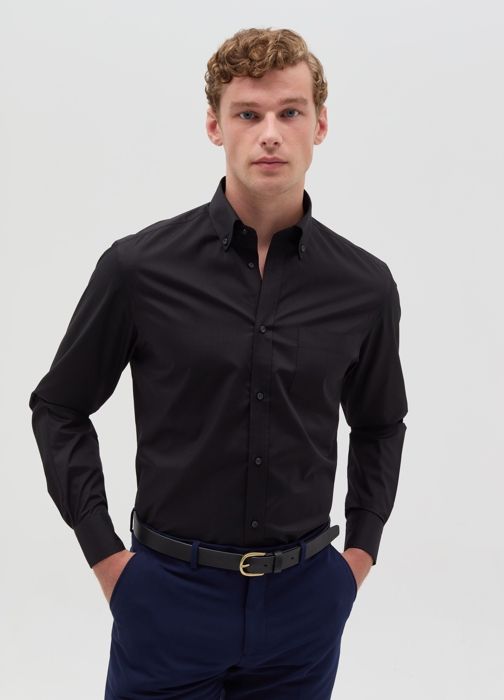 Chemise de couleur unie, coupe classique