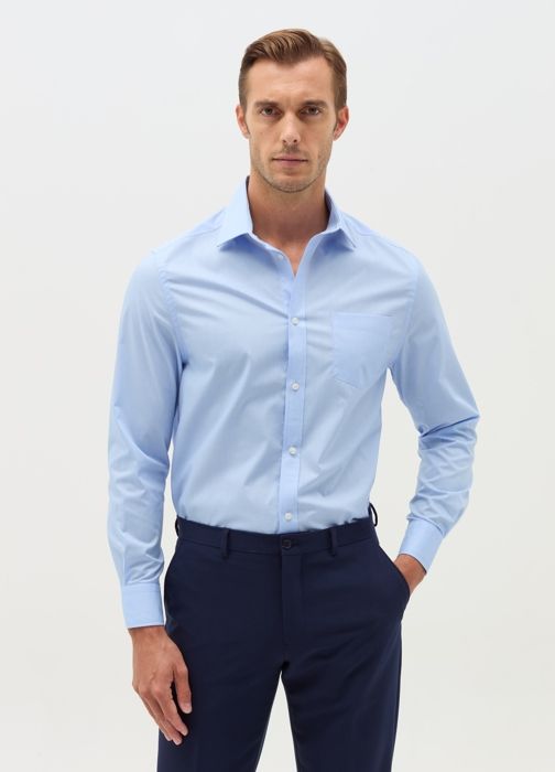 Chemise coupe classique avec poche
