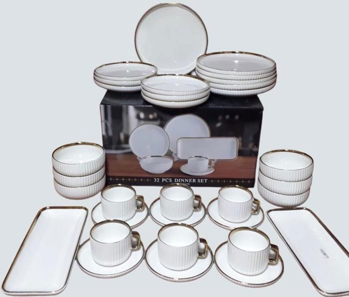 Services de table 32 pieces en porcelaine de très bonne qualité haute finition et qualité de porcelaine avec détail doré