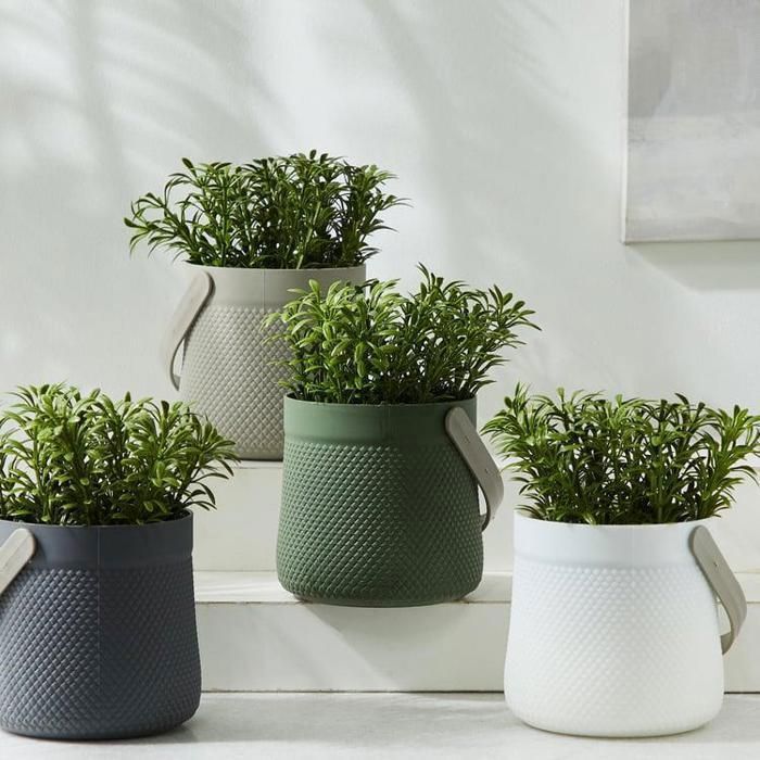 1 Pots à fleur artificiel couleur aleatoire