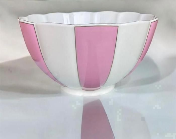 Bol en porcelaine de très haute qualité couleur rose - 22 cm