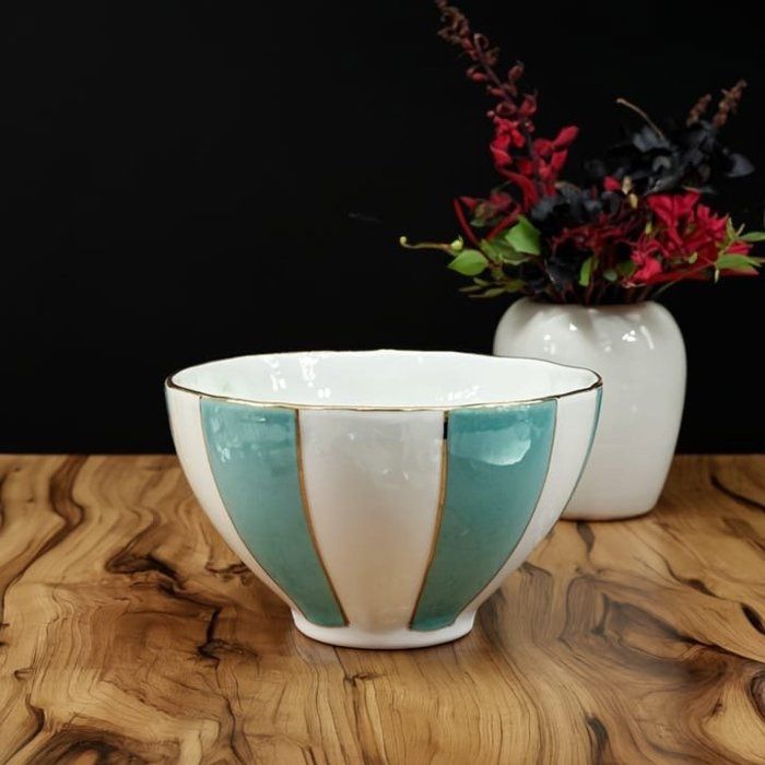 Bol en porcelaine de très haute qualité couleur bleu