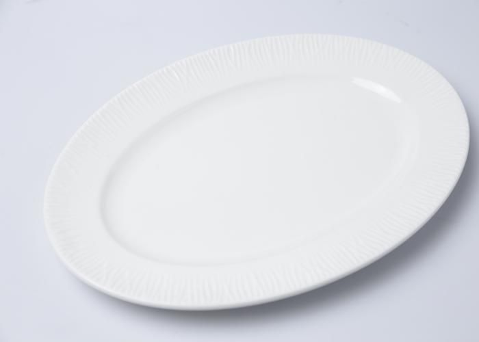 ASSIETTE PLATE OVALE EN PORC BLANCHE 25CM