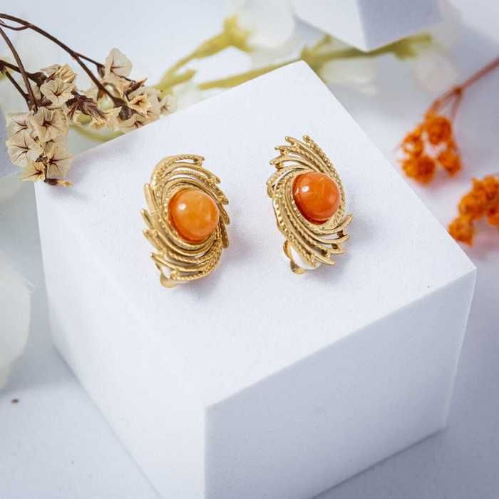 BOUCLES EN ACIER ORNEES DES PIERRES EN COULEUR - MODELE A CLIP