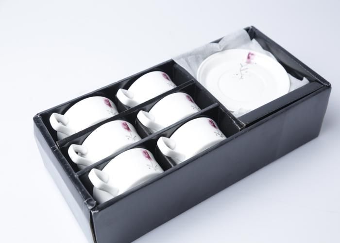 ENSEMBLE TASSES ET SOUS TASSES A CAFE PORCELAINE BLANC