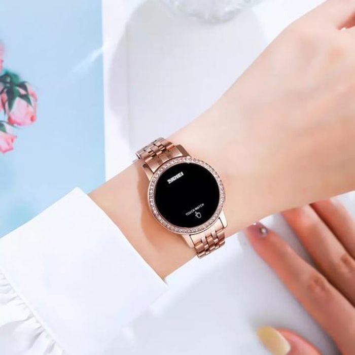 Skmei montre-bracelet numérique de luxe pour femmes, avec strass, étanche
