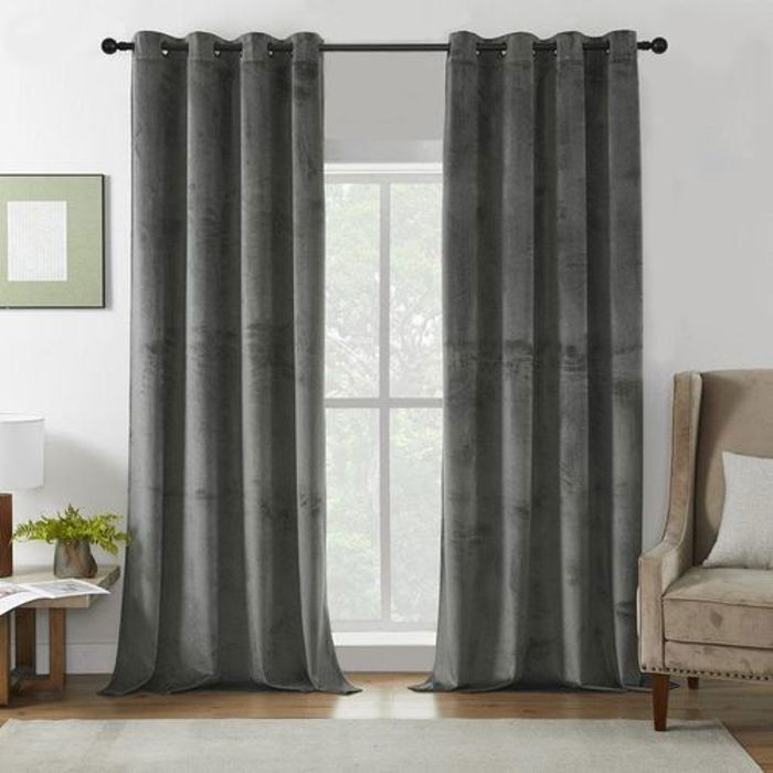 Ensemble de 2 panneaux GRIS (3,20 x 2,30 m). Rideaux occultants en velours uni Deavion avec œillets en plastique.