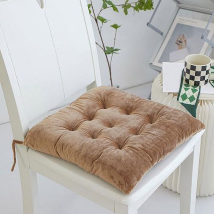 Coussin de chaise en velours Biege uni, ultra doux et moelleux, lavable, format carré,pour sièges de cuisine ou salle à manger.