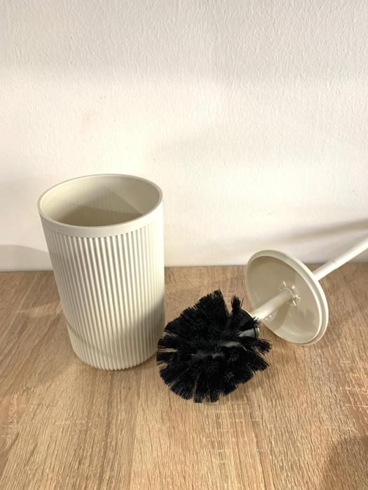 BROSSE TOILETTE COULEUR BLANCHE