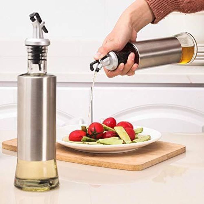 Bouteille distributeur d'huile et de vinaigre en verre revêtu d'acier inoxydable ,