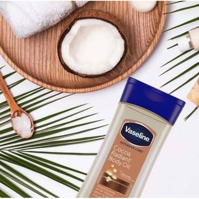 Huile corporelle - Vaseline - Cocoa Radiant - 200 ml - Hydratation intense - Éclat naturel