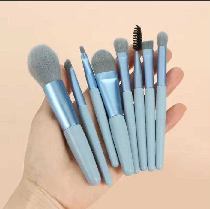 Ensemble de 8 Pinceaux de Maquillage Professionnels – Doux et Polyvalents pour un Maquillage Impeccable