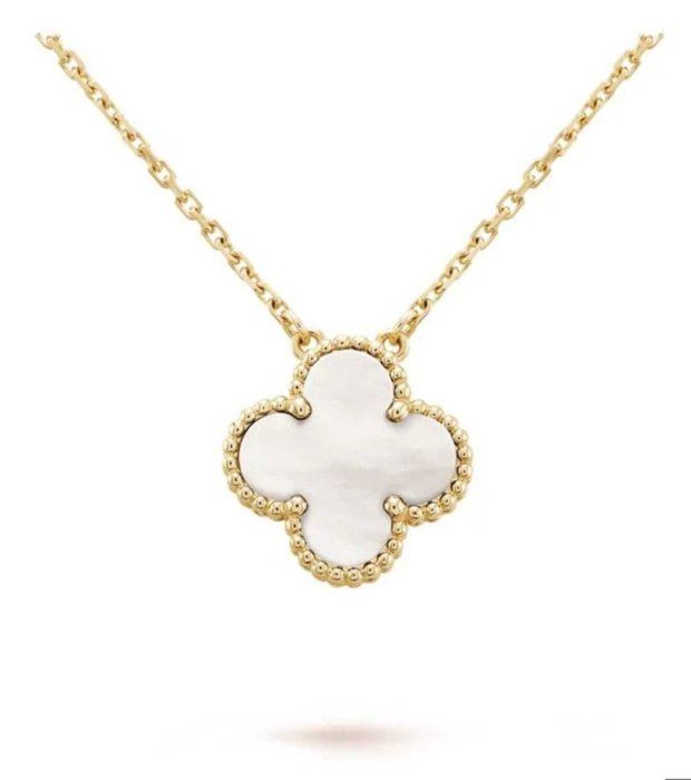 Collier Flower en Acier Inoxydable – Élégance Pure et Luxe, Bijou Raffiné pour Femme