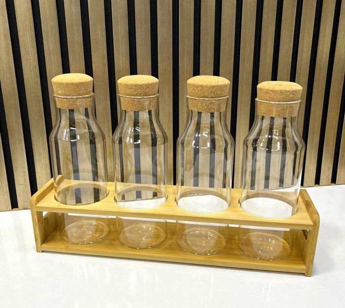 Set de 4 Bouteilles en Verre avec Support en Bambou