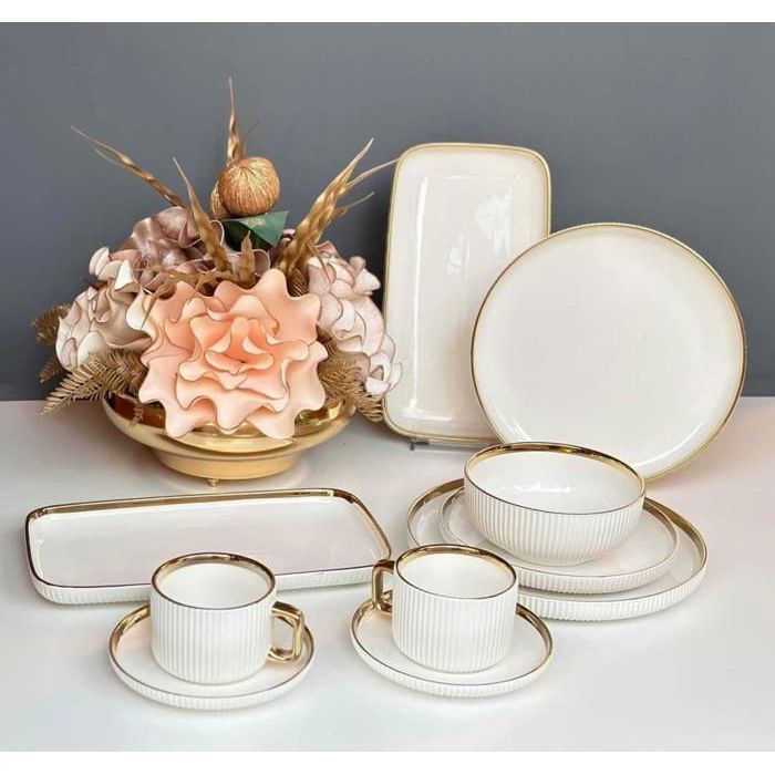 Service de table 32 pièces en porcelaine Blanc avec détail dore