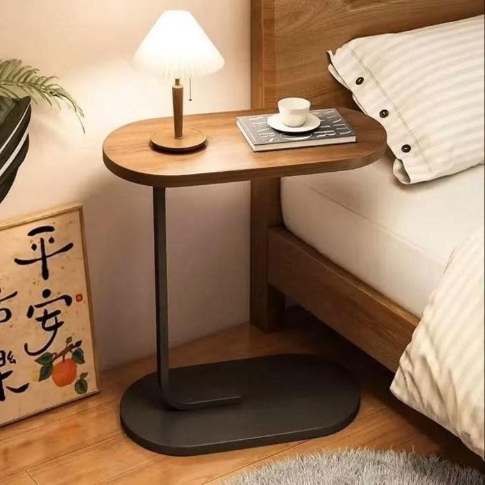 Table basse en C, table d'appoint ou de chevet, encastrable et compacte pour salon, gain de place portable.