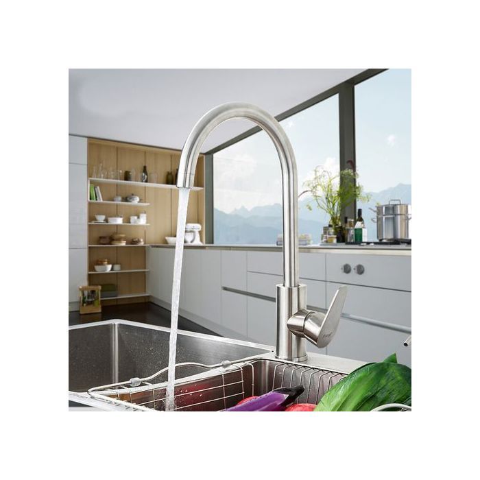 Mitigeur cuisine sur table inoxydable ; robinet cuisine