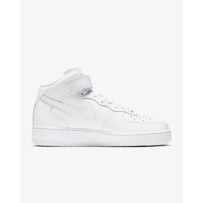 Baskets pour femme - Nike - Peau - Blanc - Lacets - Plat