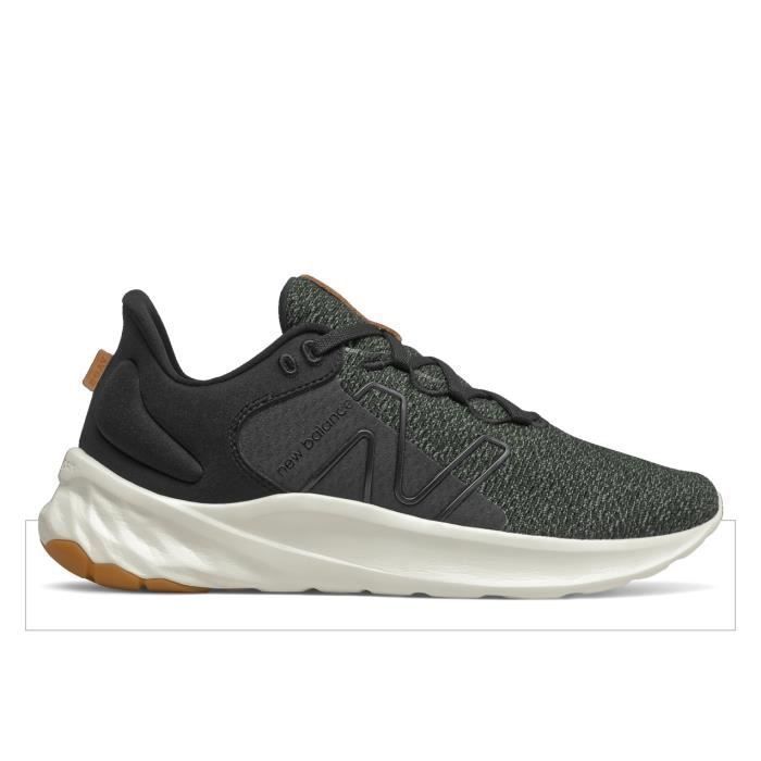 Chaussures de lifestyle New Balance run roav v2 - black/sea salt - 44