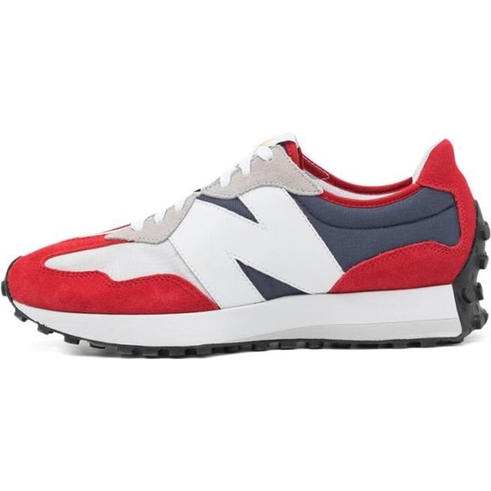 Basket New Balance 327 Junior - Réf. GS327-SR. Couleur : Rouge, Blanc, Bleu. Détails. - La tige en daim et en textile. - Fermeture à